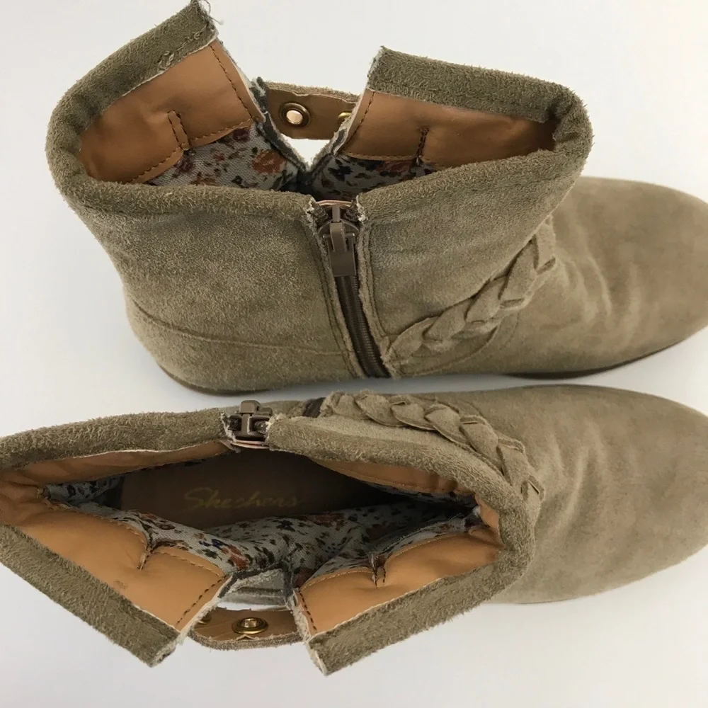 SKECHERS ankle block heel boots 8 womens beige sage suede leather western Boho